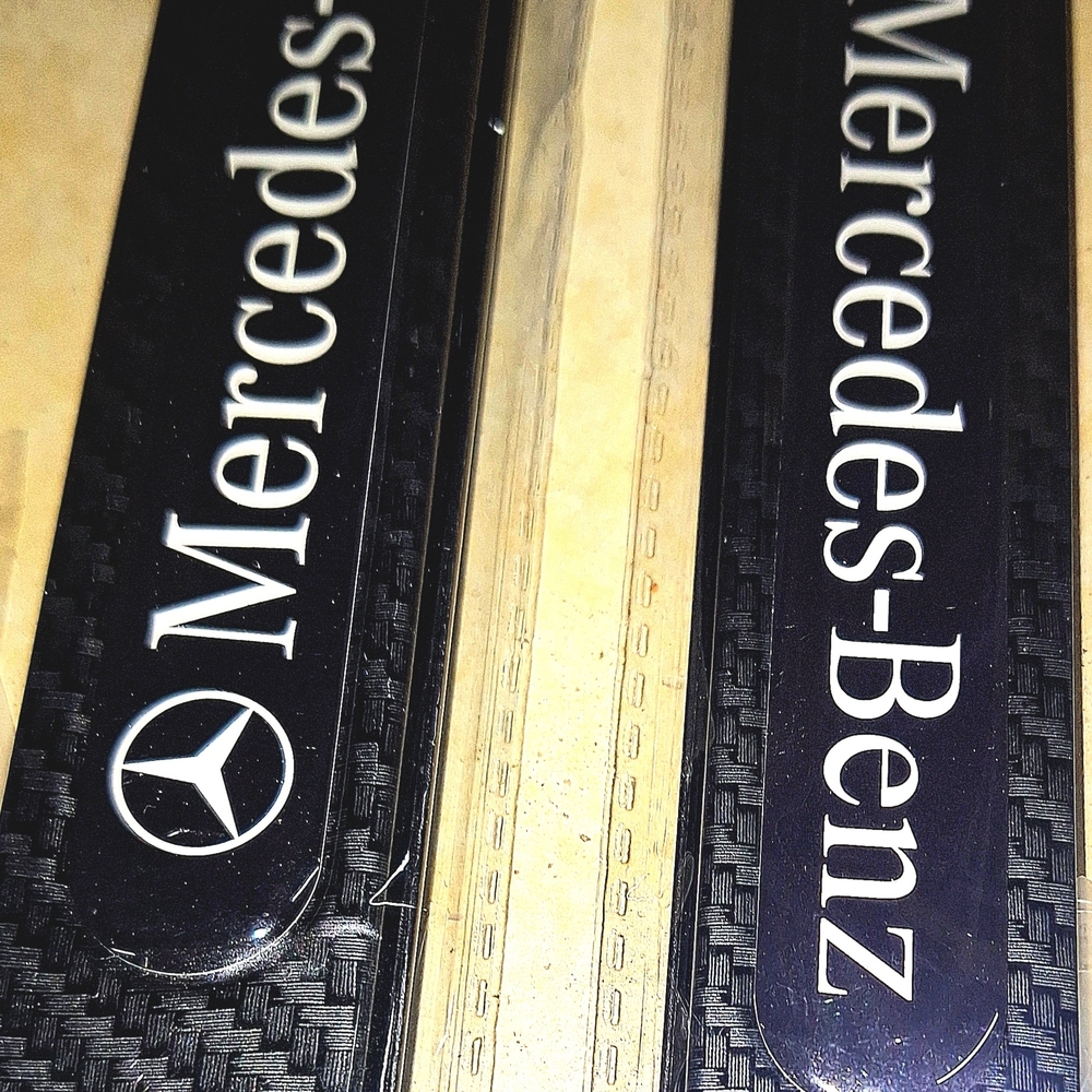 Mercedes-Benz Black Carbon Fiber License Plate Frames Set of 2 - Picture 6 of 6